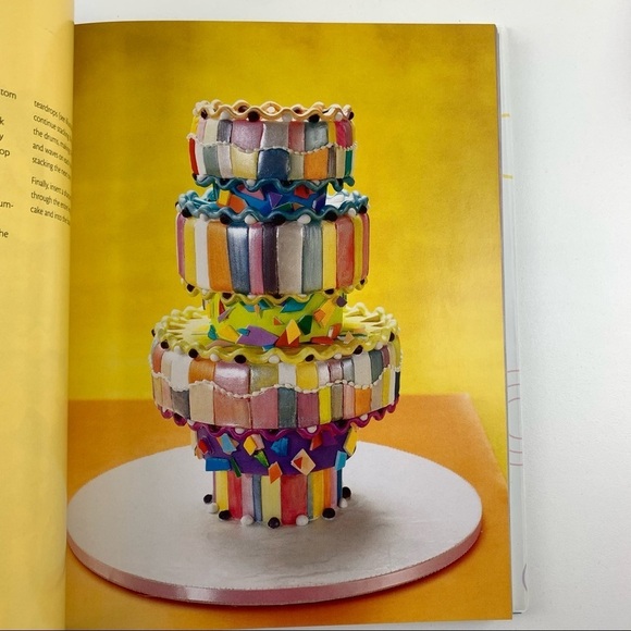 Cakes To  Dream On By Colette Peters - Picture 9 of 11